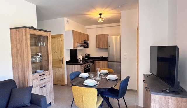 New apartment T3 Génos Loudenvielle 50 m from the lake, 100 m² private garden
