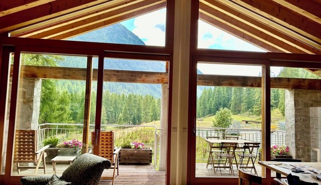 New apartment with breathtaking views, direct access to cross-country ski trails