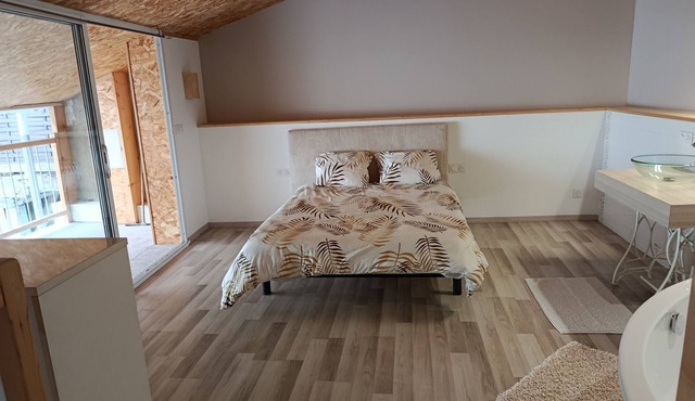 New apartment with electric gate. 10 min from Marciac.