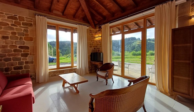 New apartment with garden in a rural house with sea views