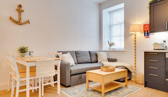 NEW Apt 1 Armatage Flats