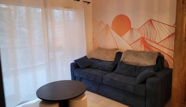 New apt at the slopes with private parking