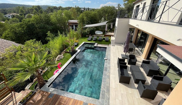 New architect-designed villa, 180m2, swimming pool, 12 minutes from Montpellier