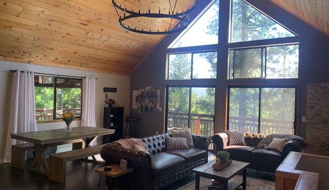 New! *Arnold Treehouse* Updated, Sleeps 12, K9OK