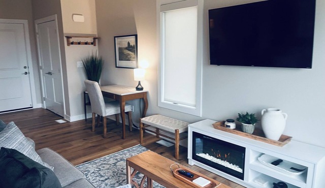 New Arrival 4 Bedroom Serenity w/Nature Views