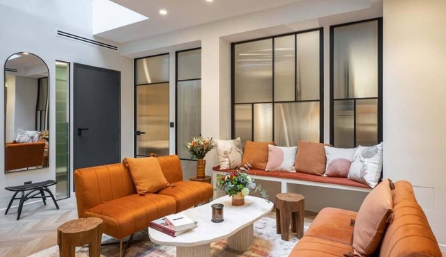 New Art Gallery Loft in the Heart of Paris 15