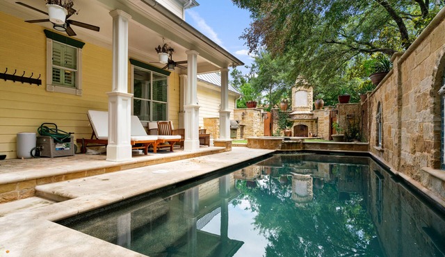 NEW ATX Lux King Beds Close to UT and Downtown