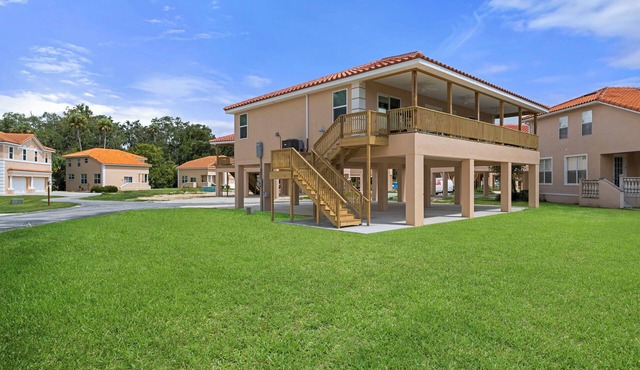 New, August 2024! Beautiful porch, view of Marina