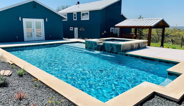 NEW! AUSTIN HILL COUNTRY CHARM! POOL/HOT TUB/VIEWS