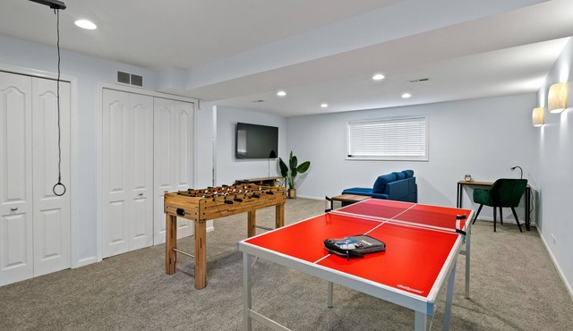 New Bath!Near Chicago and O’Hare +Fenced yard +Game room