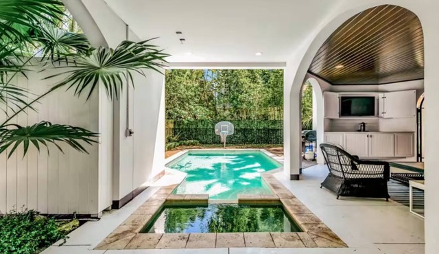 New Beach House 1 Min to Beach! Heated Pool/Spa!