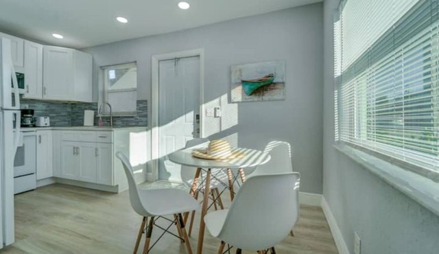 NEW BEACH LISTING-Block To The Beach, Fishing Nearby, Surfing, Chairs