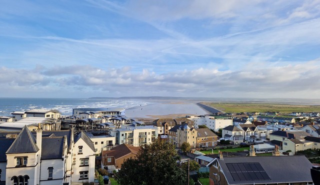 NEW! Beach vibe - walk to Westward Ho!
