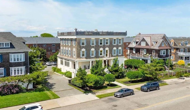 NEW Beachfront, Stocked, Sleeps 6