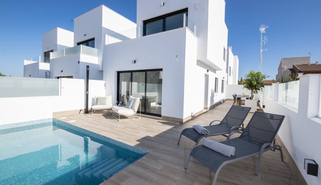 New beautiful funky house with private pool and roof terrace - accommodates 2 families