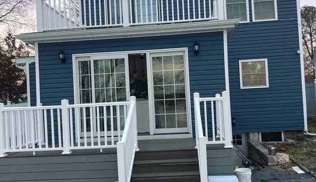 New Beautiful 3-bedroom vacation home with AC & Extra space in Mastic NY