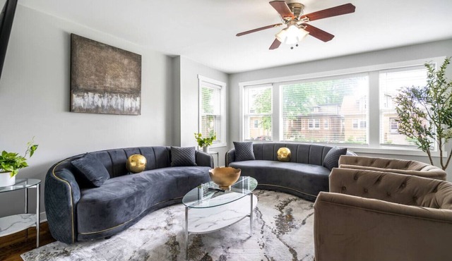 New! Beautiful 7BD Home - Sleeps 15 + 2 Car Garage