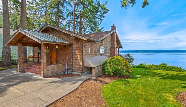 NEW: Beautiful Bungalow on Warm Beach Puget Sound
