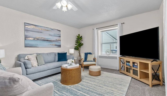 *NEW* Beautiful & Convenient!