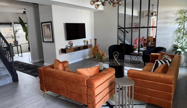 -NEW- Beautiful, Cozy & stylish home with office-for your family! Pet Friendly!