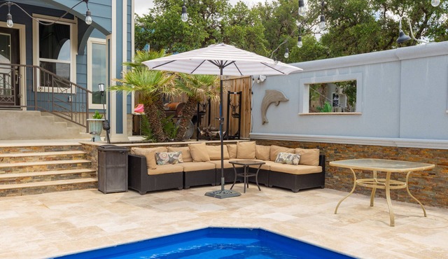 NEW! Beautiful Lake Front Home w/ Pool!
