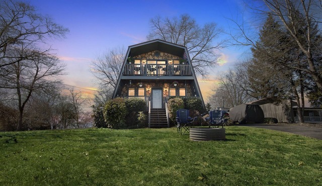 NEW! Beautiful Lakeview Chateau with Stunning Views