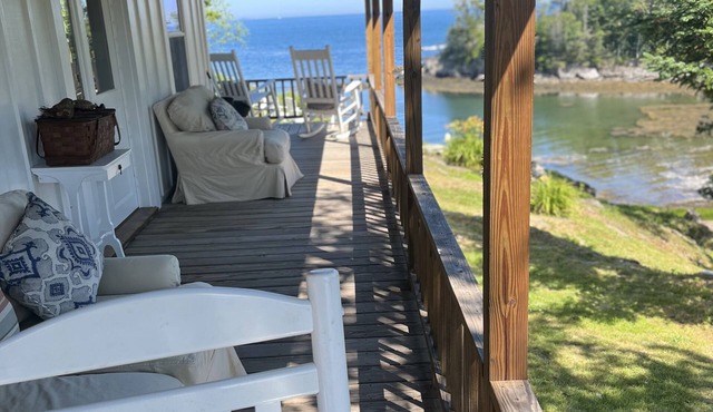 NEW -Beautiful Renovated Private Ocean Front Cottage with Sunsets and Sunrises