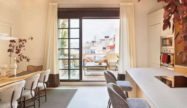 New-Beautiful Rooftop Apartment