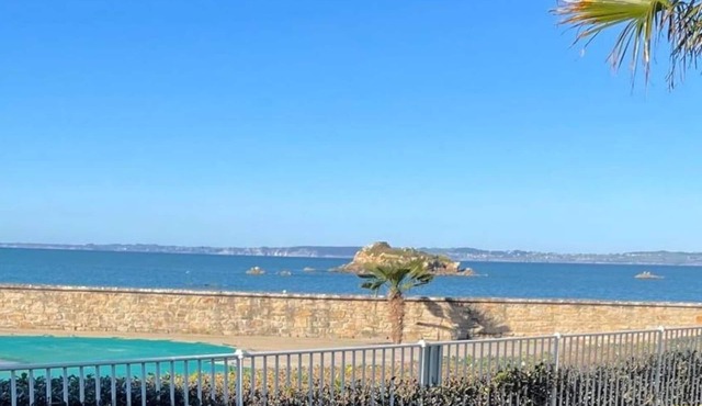 New "Beautiful Sea View Apartment