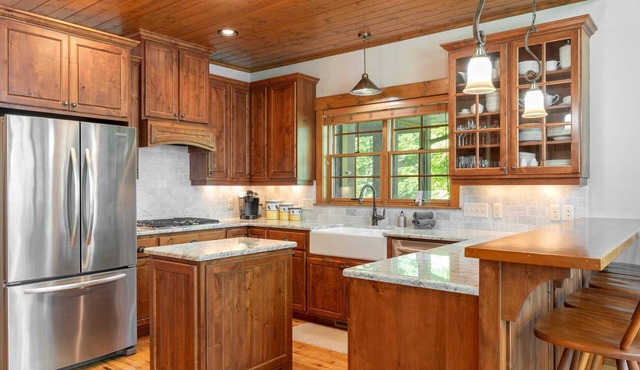 NEW! Beautiful Whitefish Chain Escape