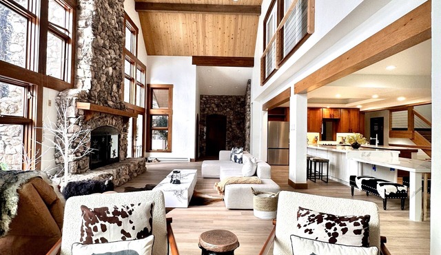 New! Beaver Creek, Holden Road Location & Ski-in!