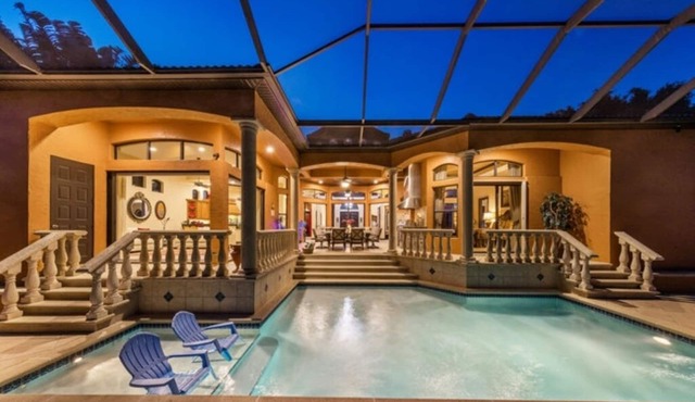 New: Bellagio Estate: Luxury Villa, pool/hot tub!