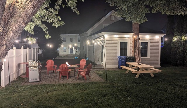 NEW, Big Home, Fun Yard, centrally located. BRISTOL'S PORTSIDE RETREAT!