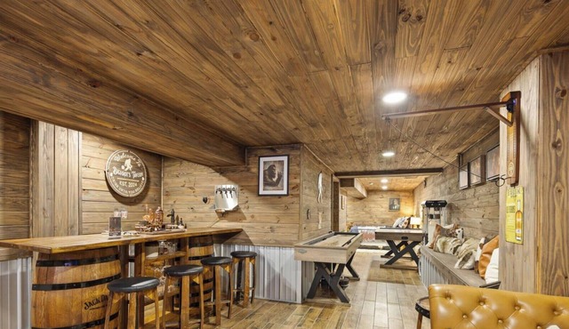 NEW! Bigfoots Lodge by the Lake - Dale Hollow Cabin with Sauna, Fire Pit, and Game Room