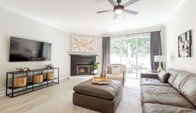 New Blue Treasure, 2 blks from restaurants & water