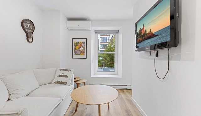 NEW Boho Downtown 10 BIG bedrooms