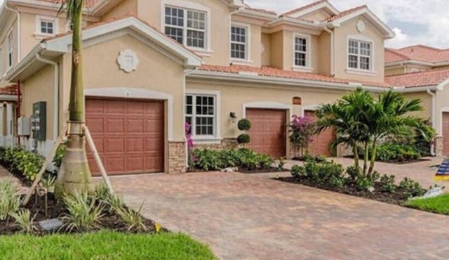 New Bonita Springs Condo Located Close To Naples, Beaches, Dining And Shopping.