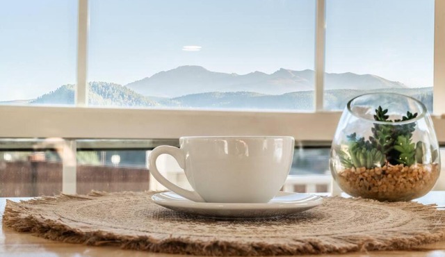 NEW! Boutique TinyHome w/Direct View of PikesPeak!