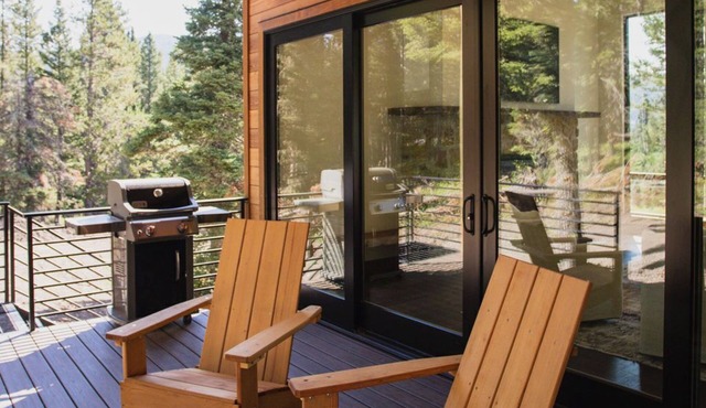 NEW Bridger Bowl Modern Home - 16 miles from Main Street, Bozeman