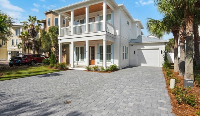 New Build; 3 min walk to Private Beach; Gated Community