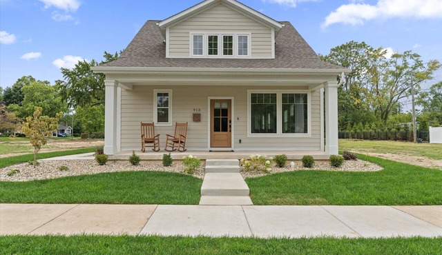 NEW BUILD 4 bed 3 bath. View of Notre Dame.