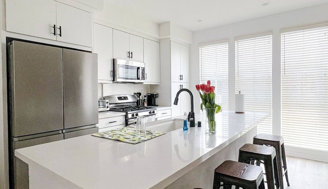 New Build Home in Anaheim Minutes to Disneyland & OC Medical Centers