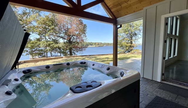 NEW BUILD! Luxury Cabin on Lake Bob Sandlin w/Hot Tub and Private Dock!
