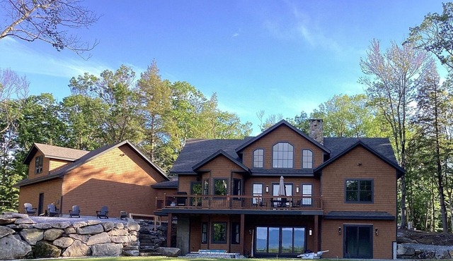 NEW BUILD! Mountain views, minutes from Squam's Sandwich Beach and boat ramp!