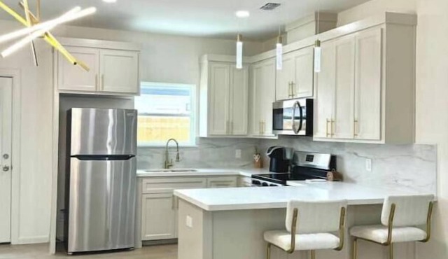New Build! Near Hospital & Shops