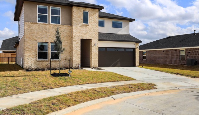 New-Build Pattison Home: Great for Families!