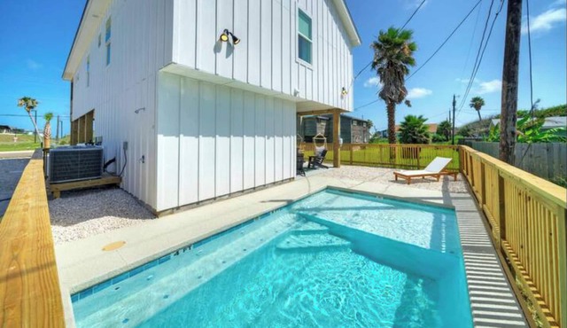 New Build! Priv Pool, Firepit, Walk to the Beach | Alright, Alright by AvantStay