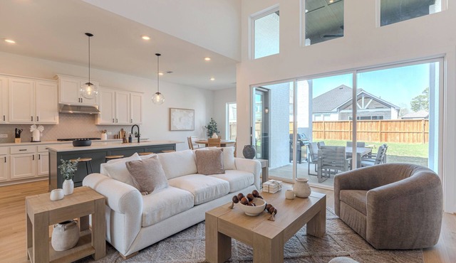 NEW BUILD! Stunning Luxe 4BR Retreat + Firepit + BBQ + Cornhole + Media Room