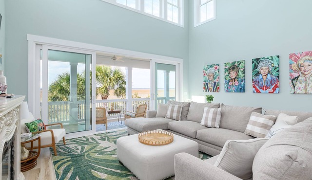 New Build, walking distance to pool and beach! Perfect location on Harbor Island!