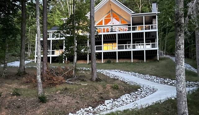 New Build, Waterfront 6 Bedroom and 6.5 Bath House on Norris Lake in Big Creek.